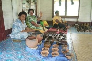 "Coral Coast Adventure: Pottery, Kava, Meke, Dunes & Temple'' - Sigatoka municipal market: local produce, quick chat time
