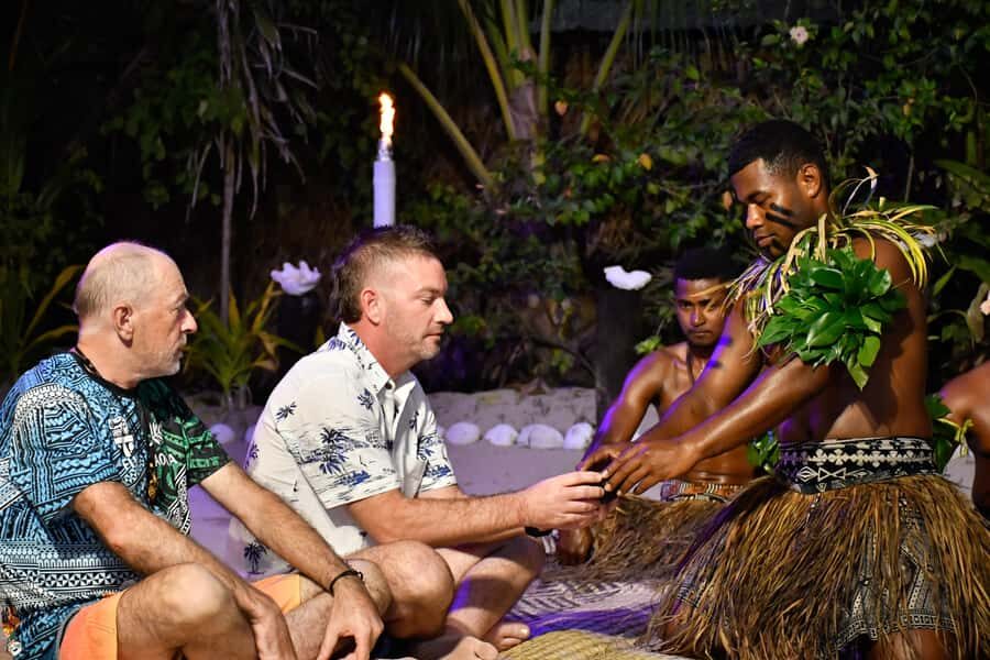 Fiji: Day and Night Combo Tour - BBQ Lunch and Cooking Lessons: The Food Stops Are Part of the Story