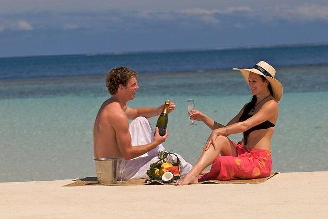 Full Day Castaway Island with Lunch - Pool break and shade time: it’s not just for waiting