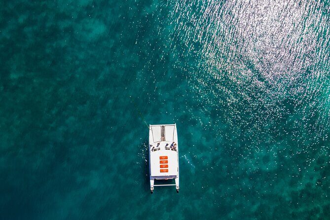 Oolala Cruises on Savala Island - The crew and the “boutique” difference