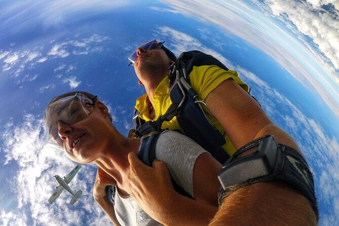 Skydive Fiji Legend 13000ft Tandem Jump (60 seconds free fall) - Parachute Ride Down: The Calm Contrast After the Rush
